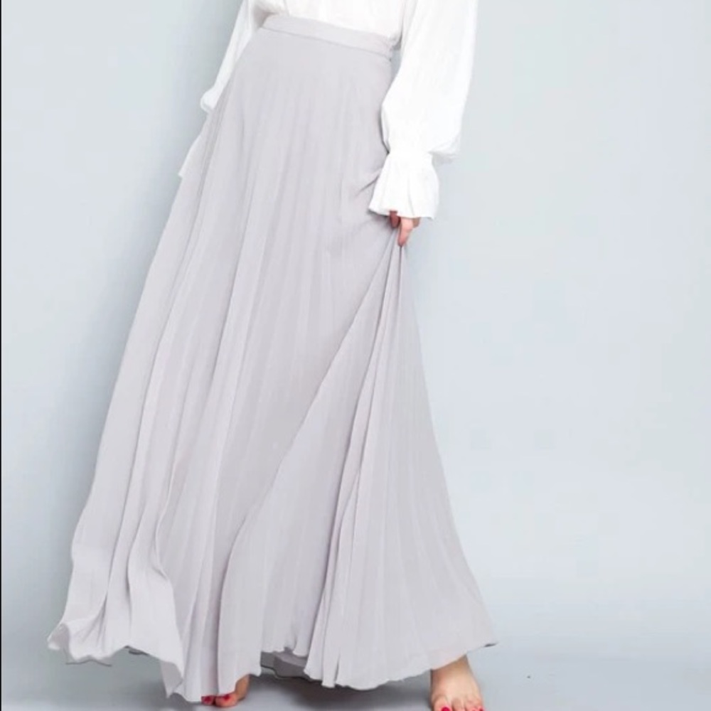 🆕 GREY PLEATED MAXI SKIRT
